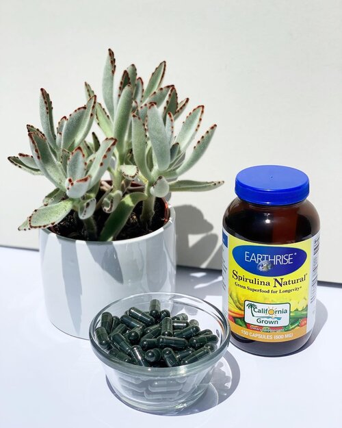 EarthRise Spirulina 300 capsules